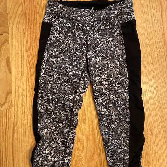 Athleta cropped leggings sz. S - Picture 1 of 3